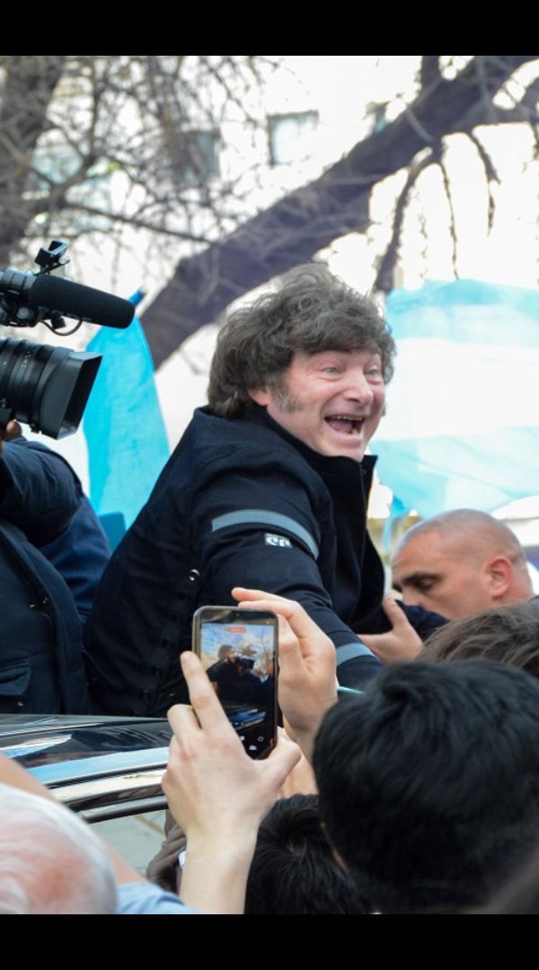 Imagen de la noticia: De qué trató la importante reunión que encabezó Javier Milei en Bahía Blanca