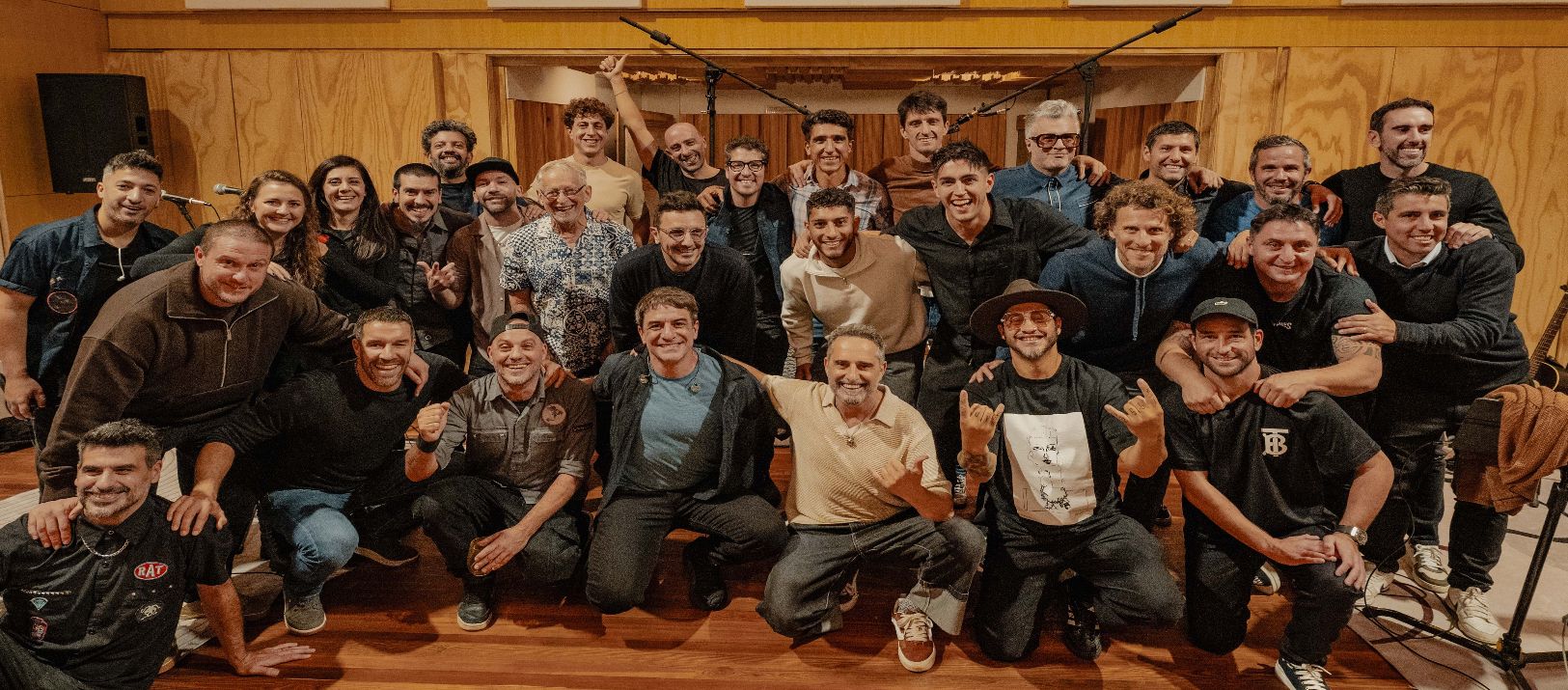 Imagen de la noticia: No Te Va Gustar presenta la canción oficial de la selección de Uruguay