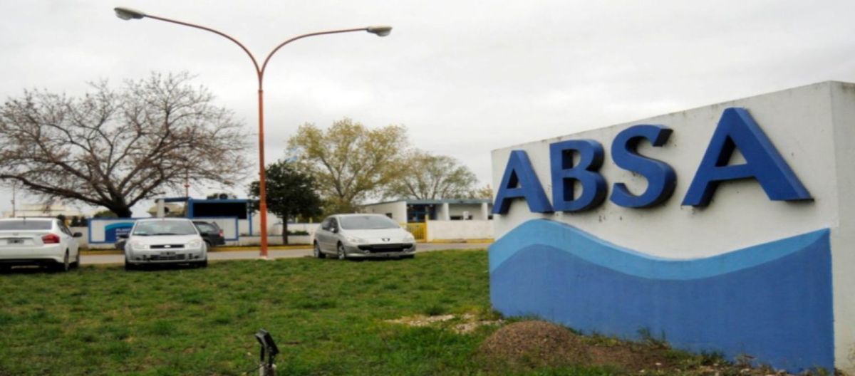 Imagen de la noticia: Golpe al bolsillo: ABSA quiere aumentar la tarifa un 40%