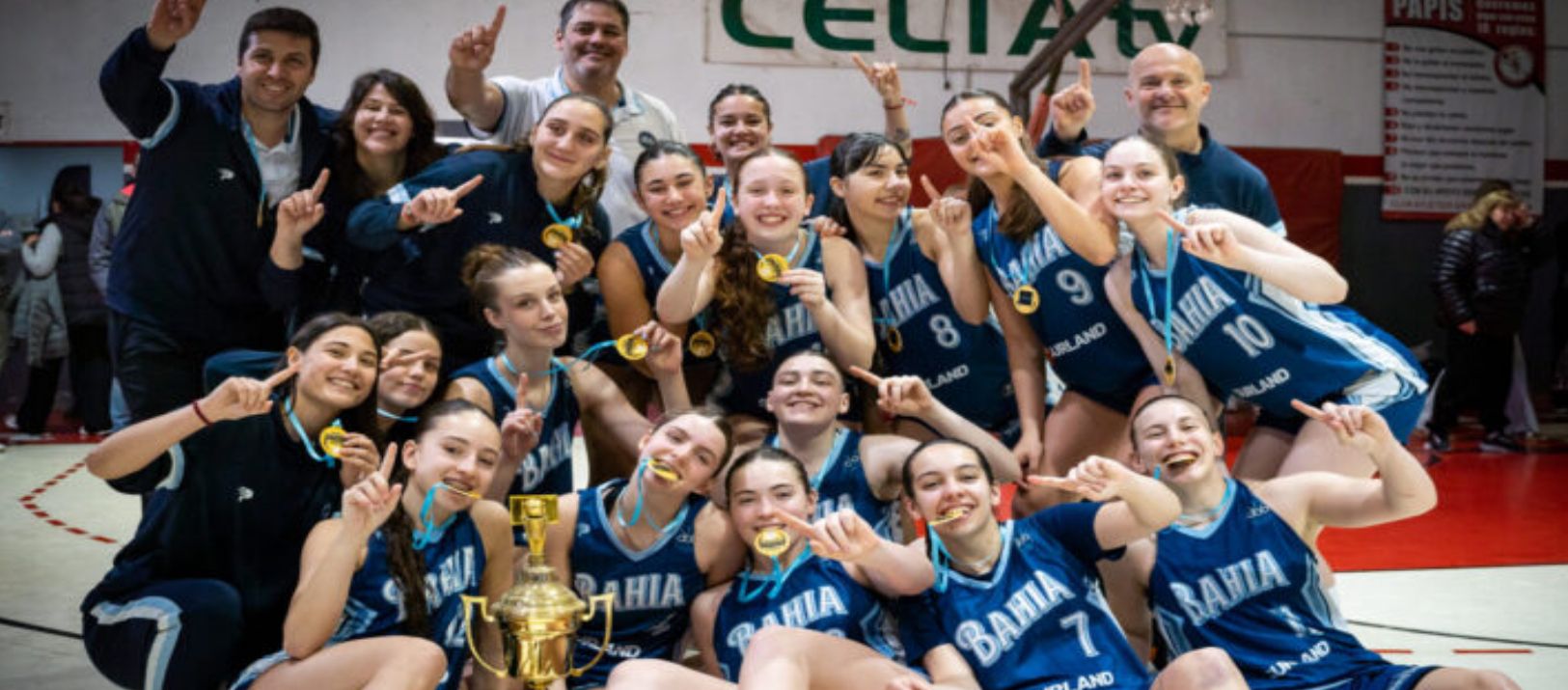Imagen de la noticia: Bahía Blanca arrasó en la final y se consagró campeón provincial U17 femenino