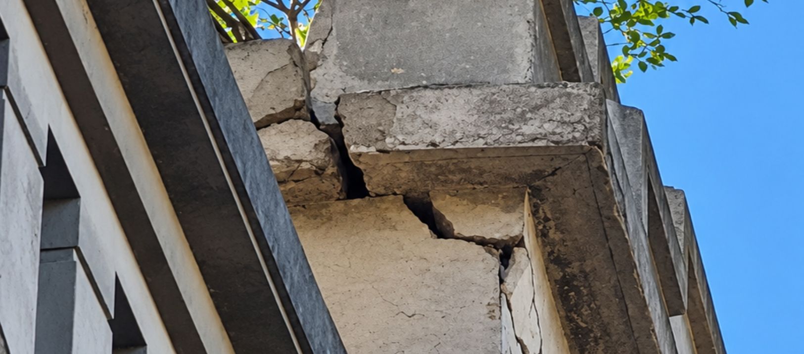 Imagen de la noticia: Vecinos de Viamonte al 400 advierten por el riesgo de derrumbe de una casa
