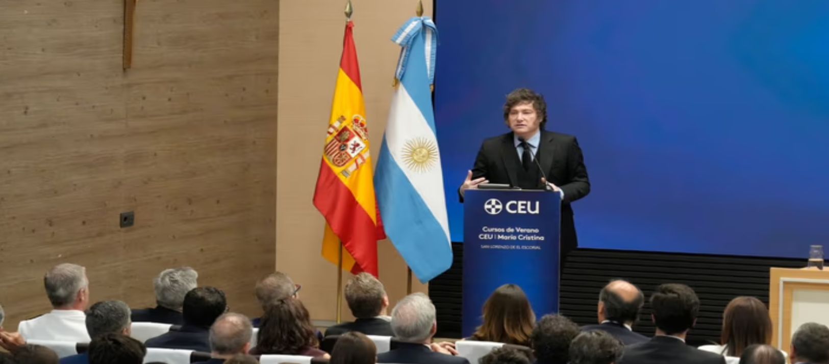 Imagen de la noticia: Milei dijo que le cree a Adorni pero si la justicia dice que es culpable lo echa